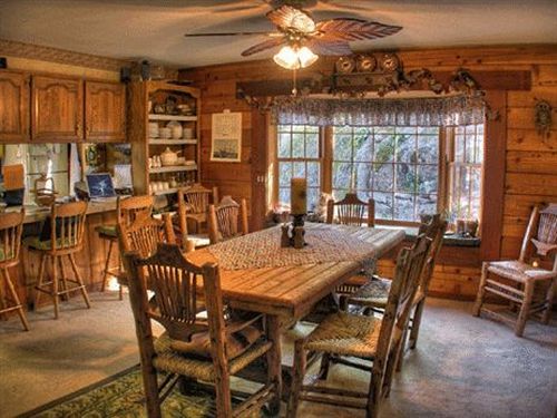 The Log House Lodge Three Rivers Restaurant billede
